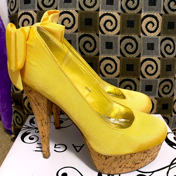Shine bright like the Sun YELLOW PUMPS - Picture 2 of 2